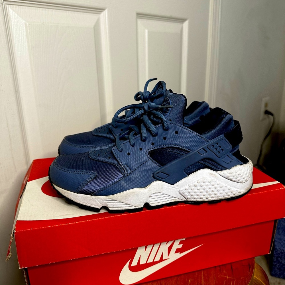 Nike Air Huarache Run- Blue- Sz8 US WOMENS